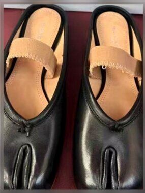 Maison Margiela Tabi Black Leather Mules